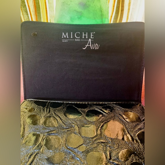 🌺🎁MICHE🌺FREE 🌺BUNDLE 🌺 Miche Ava Purse Changeable front face🌺
#TEM🍀#BILL5 - Picture 2 of 10